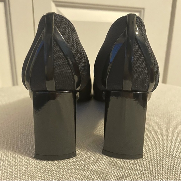 Stuart Weitzman Women's Vintage Style Ribbed Navy Blue Heels Size 9 AA - Picture 3 of 10